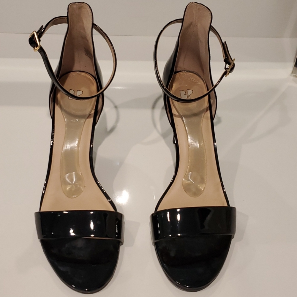 BP pumps, black patent leather 12M
